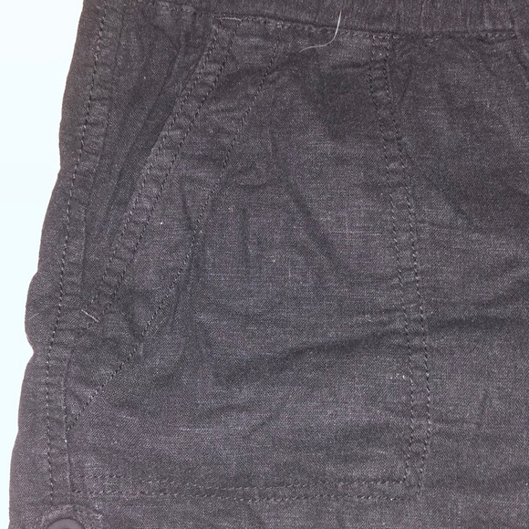 Elastic waistband, black shorts - Picture 3 of 5